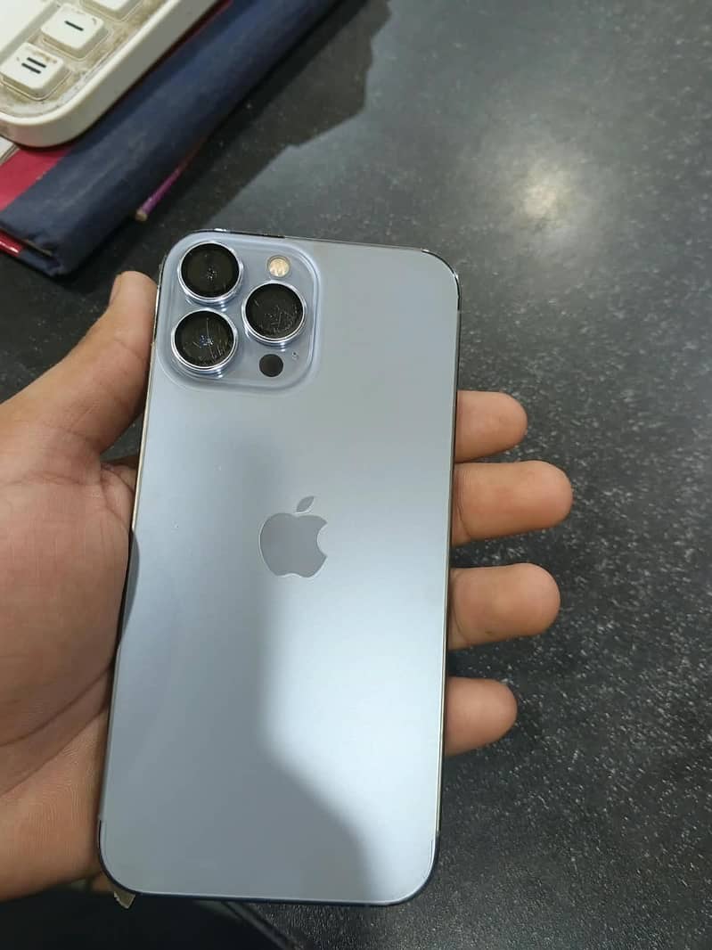 Apple iPhone 13 Pro Max 3