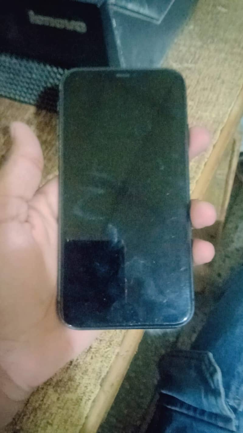 Apple iPhone 11 0