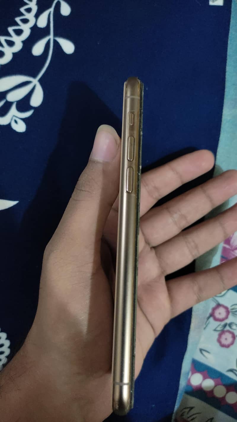 Apple iPhone 11 Pro 3