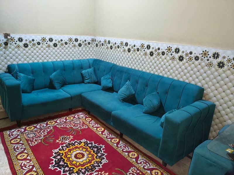 sofa. 0