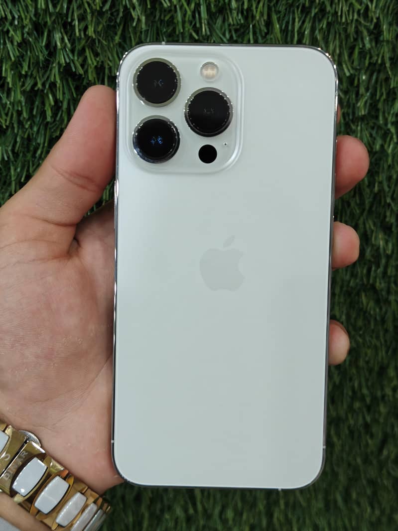 Apple iPhone 13 Pro 0