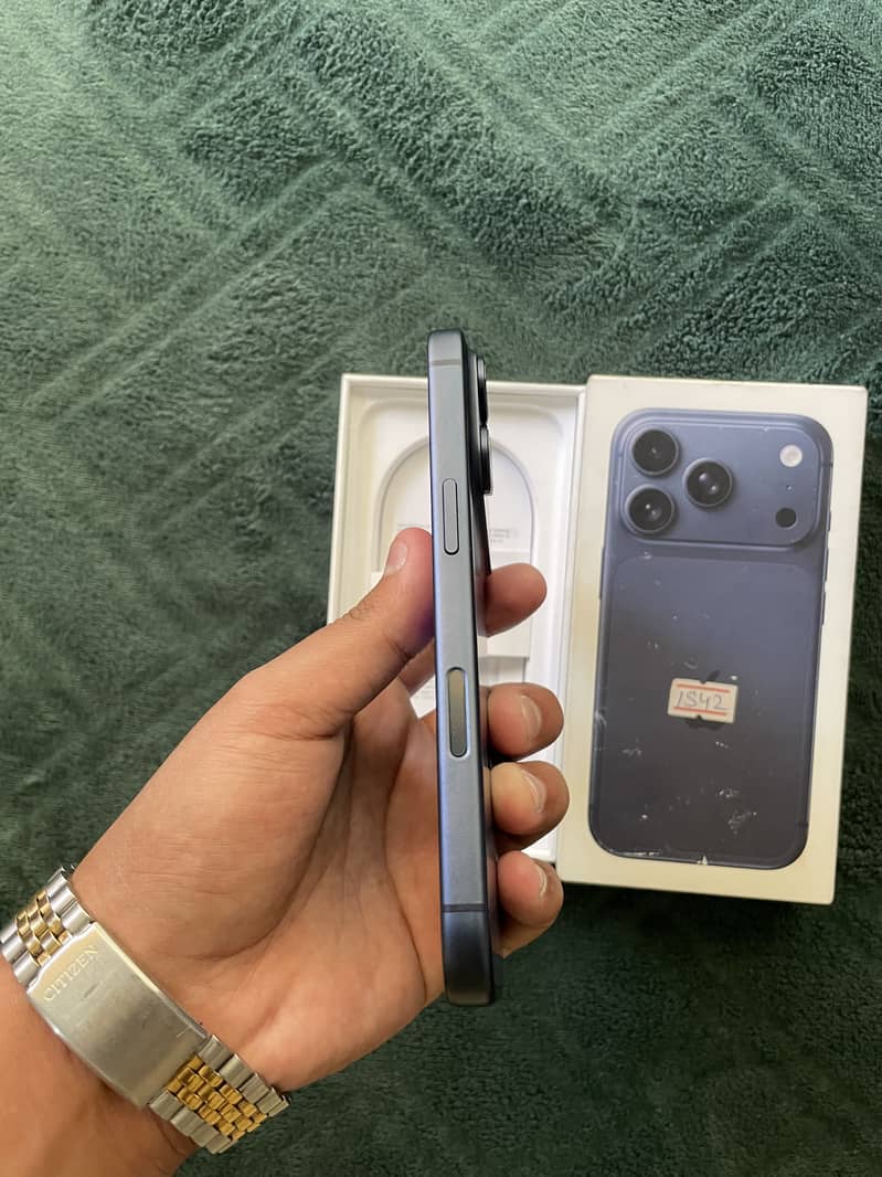 Apple iPhone 17 Pro 2