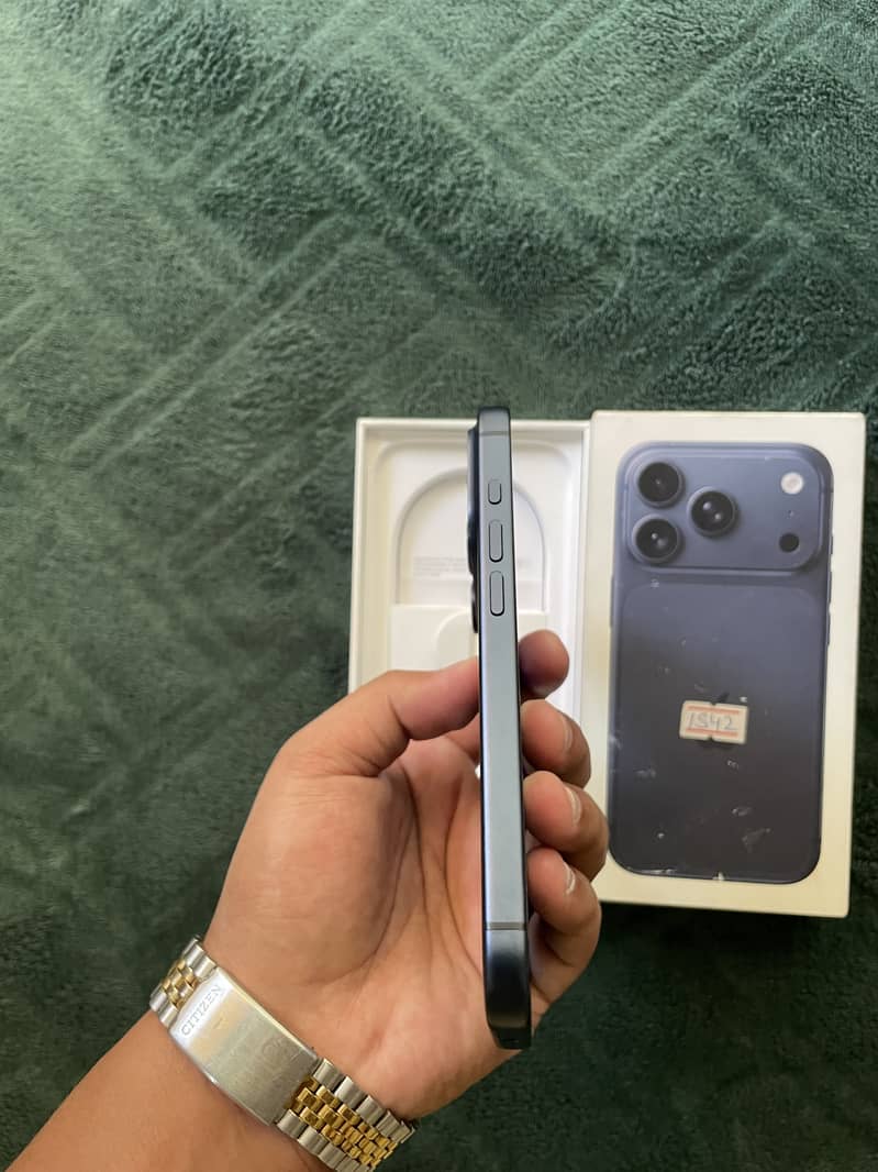 Apple iPhone 17 Pro 6