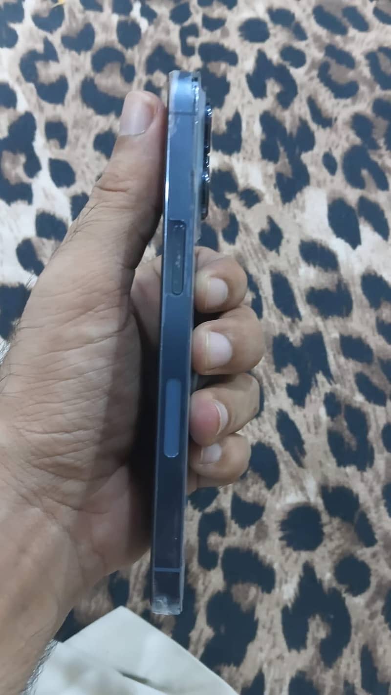 Apple iPhone 13 Pro 2