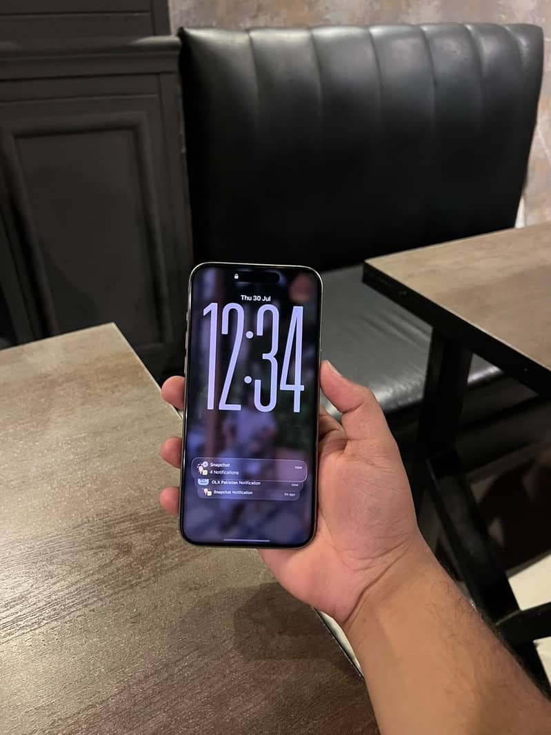 Apple iPhone 15 Pro Max 3
