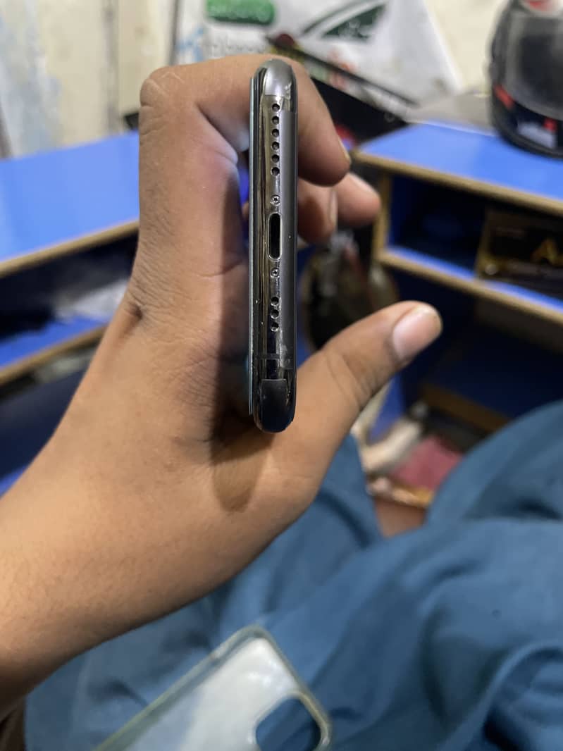 Apple iPhone 11 Pro 2