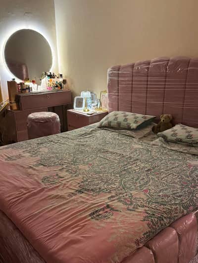 Bed Dressing Puffy