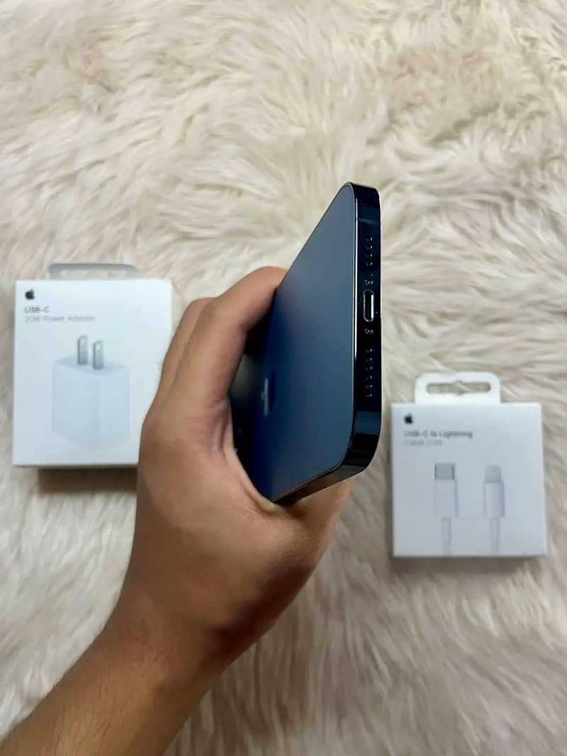 Apple iPhone 12 Pro Max 3