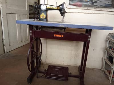 Hitachi sewing machine with piydan table stand