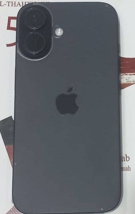 Apple iPhone 16 2