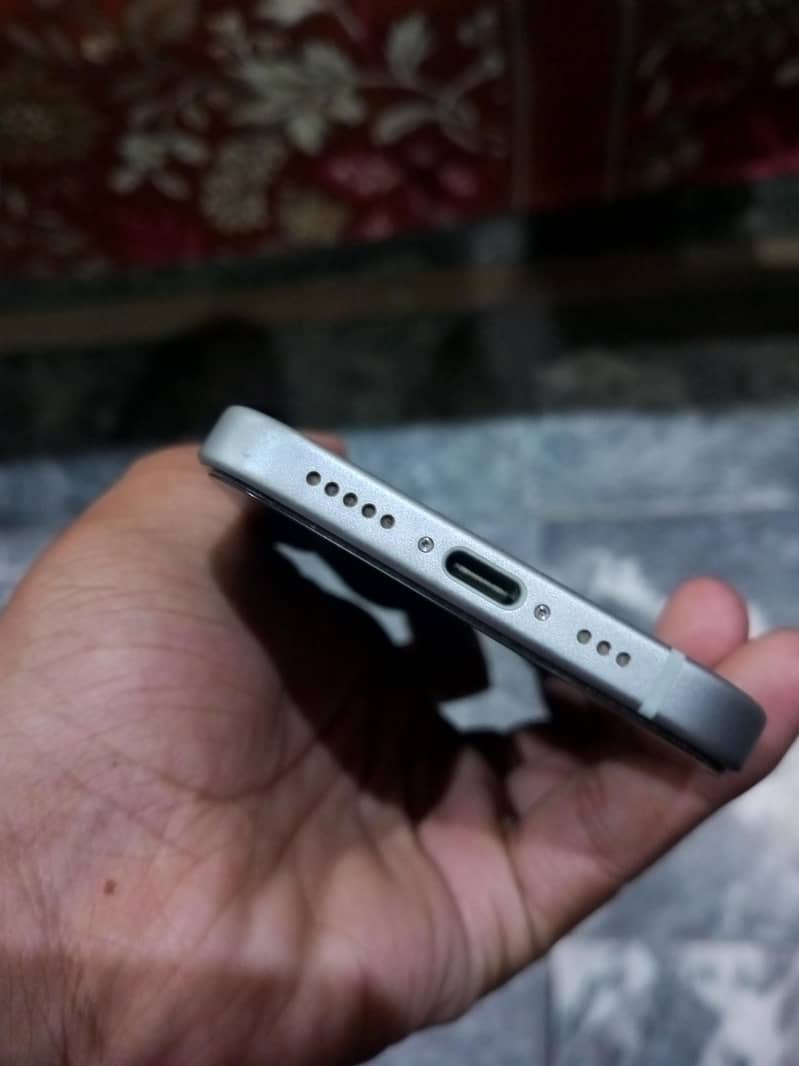 Apple iPhone 15 complete box 2