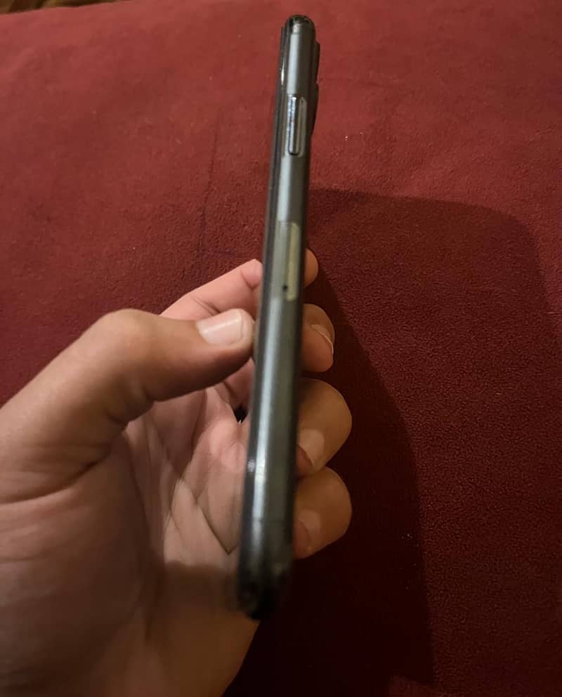 Apple iPhone 11 Pro 3