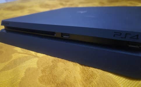 PlayStation 4 Slim