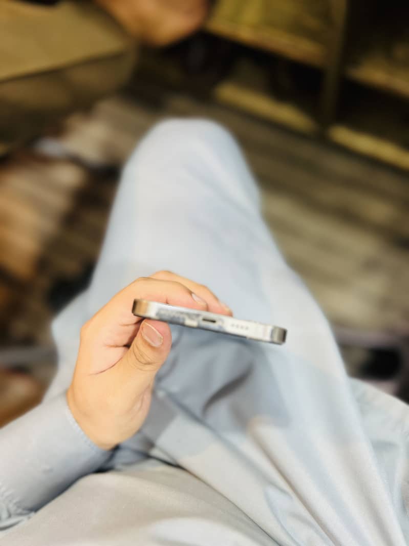 iPhone 12 Pro Max 6