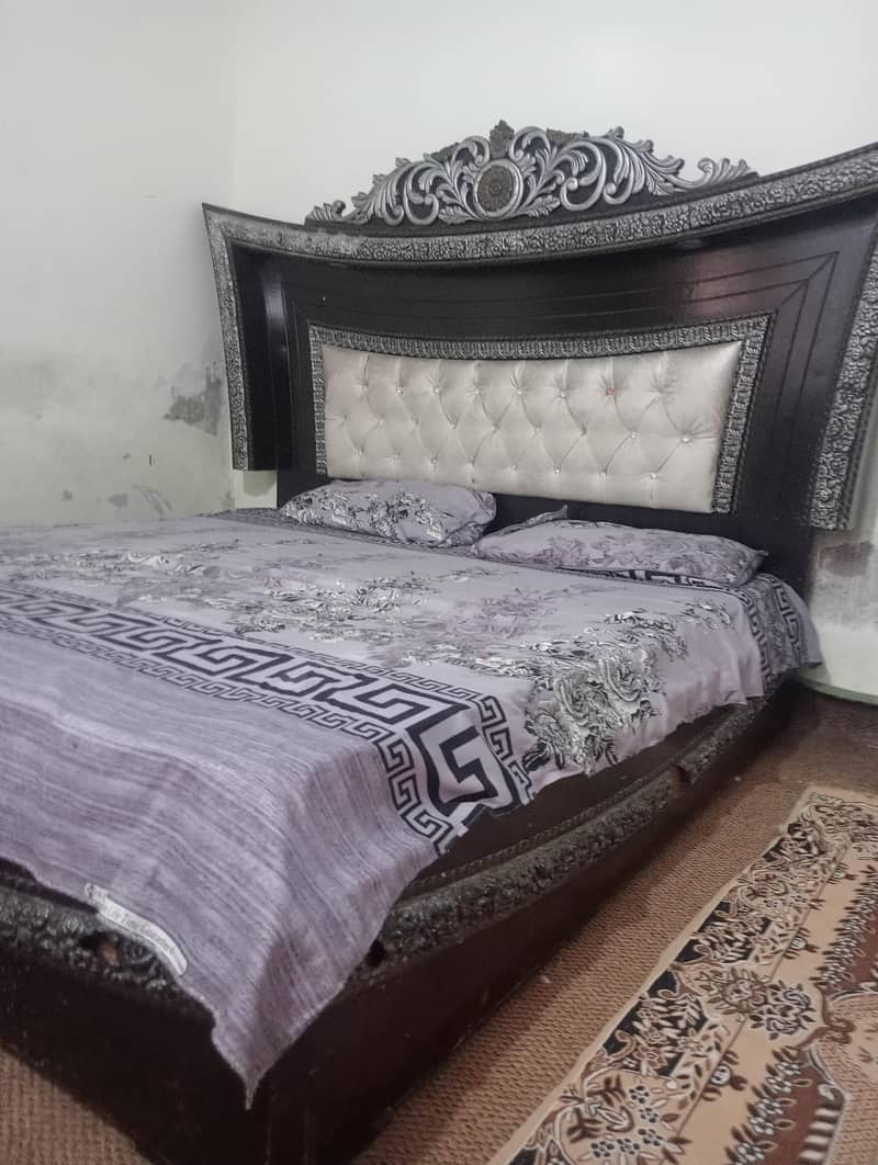 king size bed 1