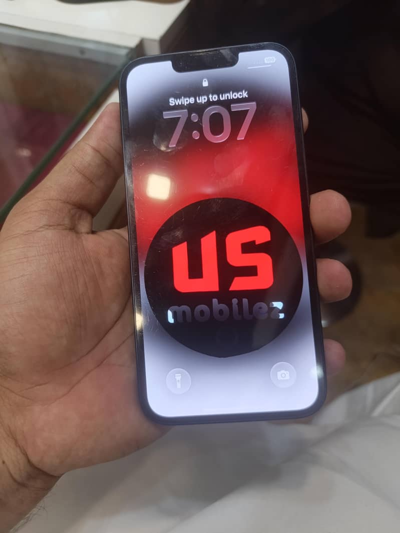 Apple iPhone 13 1