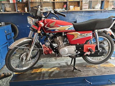 Honda 125 good condition all docs. clear 2020 model