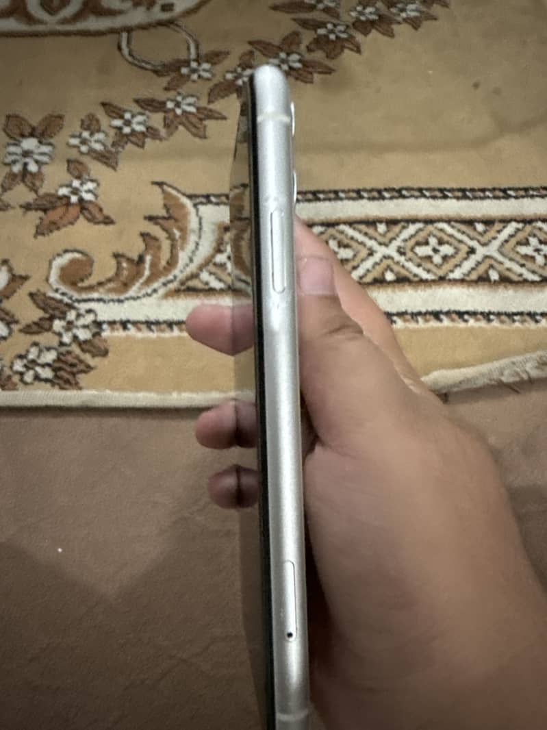 Apple iPhone 11 2