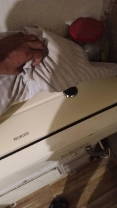 KenWood 1ton ac for sale neet and clean chill cooling