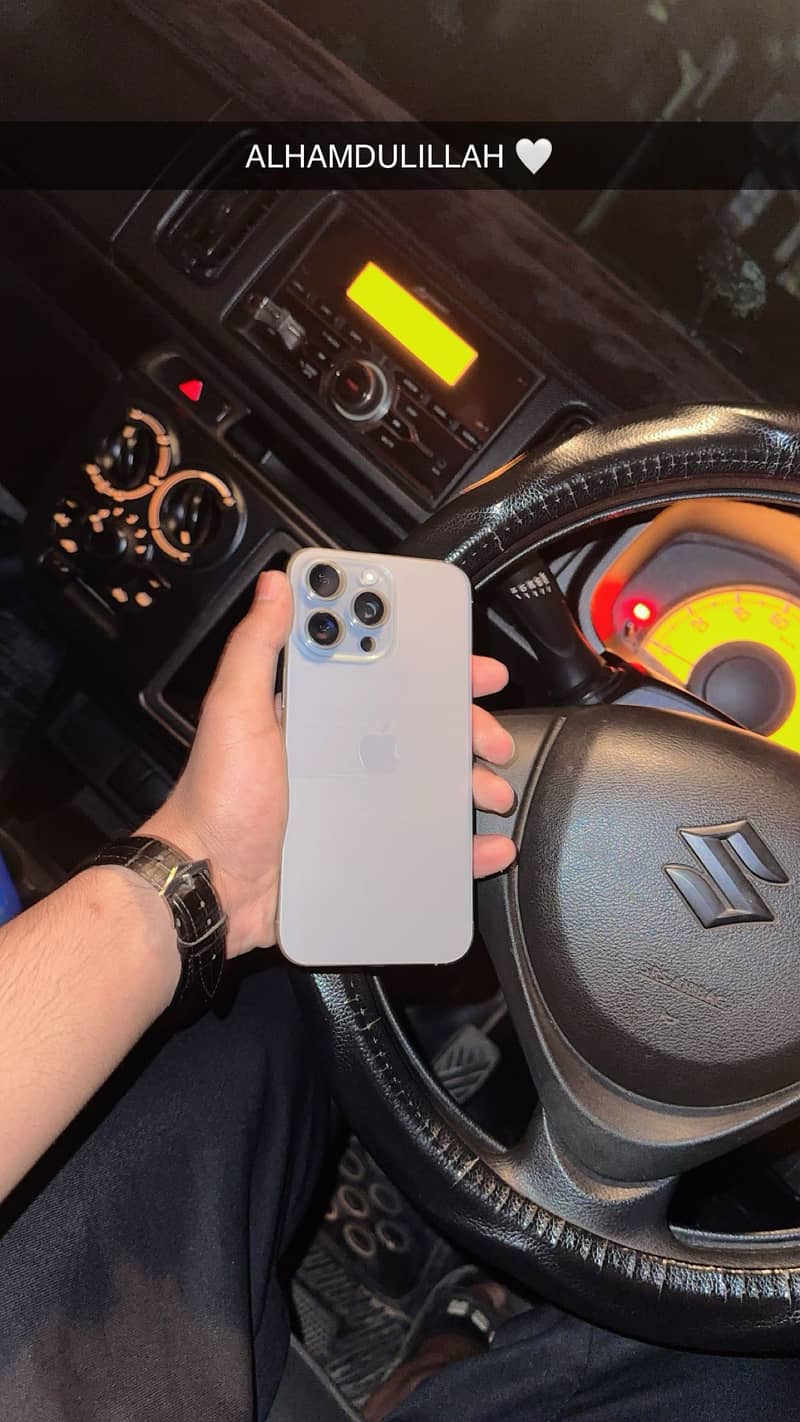 Apple iPhone 15 Pro Max 0