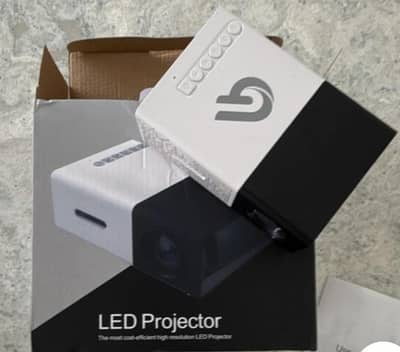 G. Y PROJECTOR