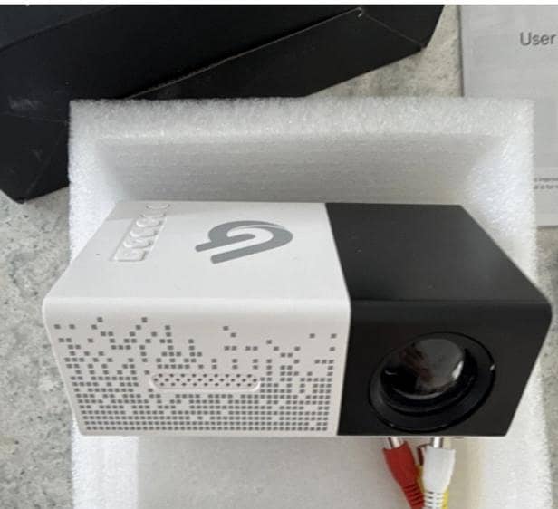 G. Y PROJECTOR 1