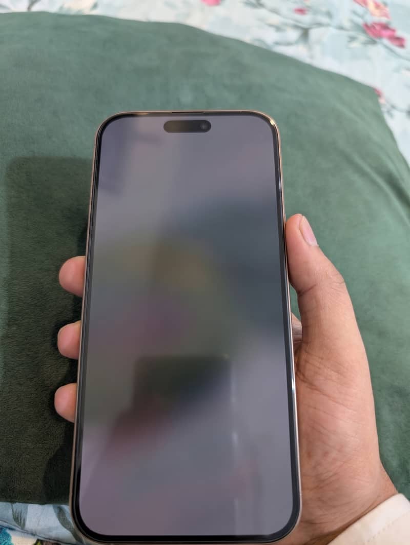 Apple iPhone 16 Pro Max 4