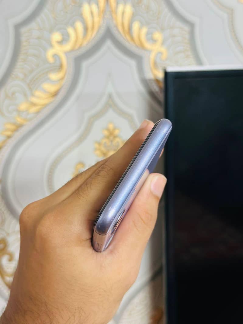 Apple iPhone 11 5