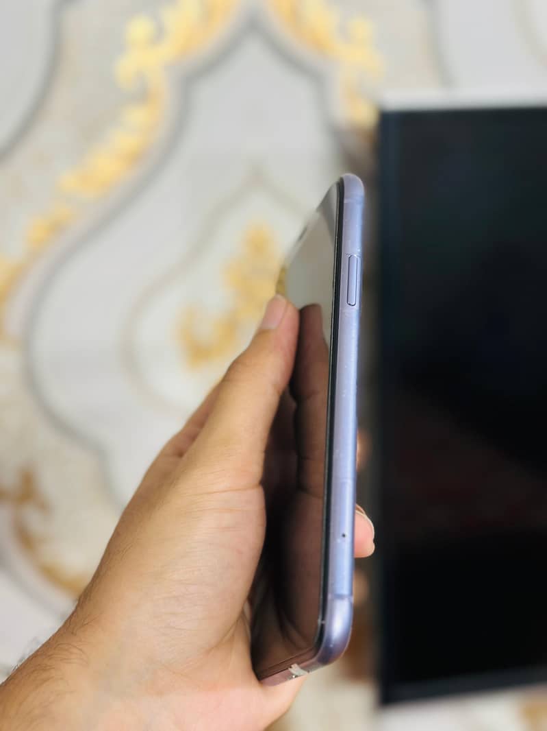 Apple iPhone 11 6