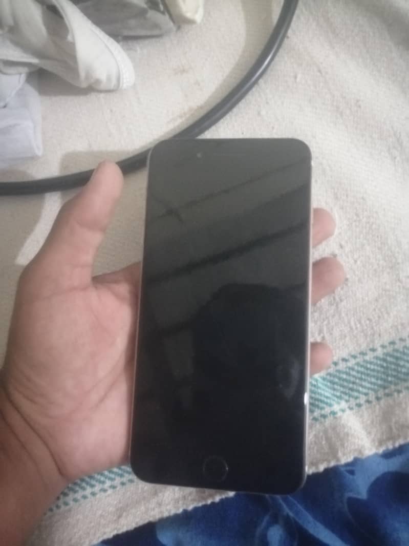 Apple iPhone 7 Plus 1