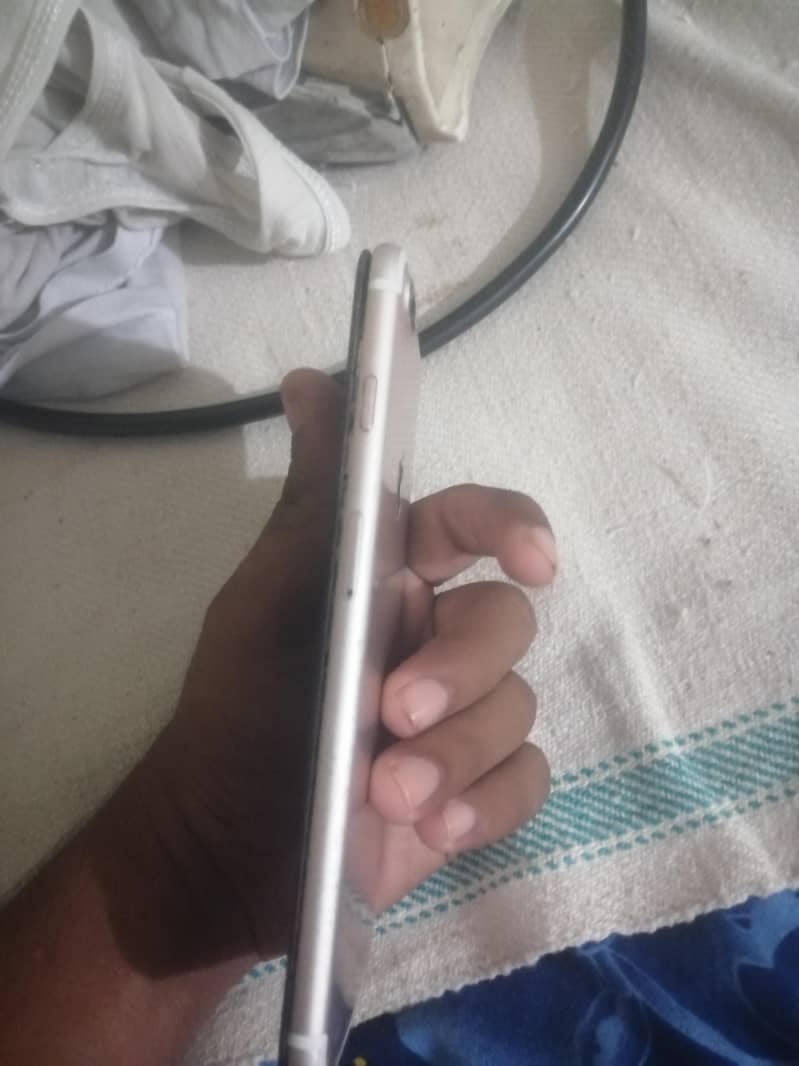 Apple iPhone 7 Plus 2