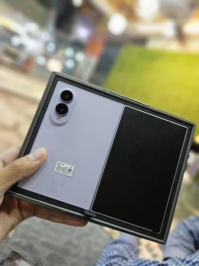 Samsung Mobile Z Fold 8