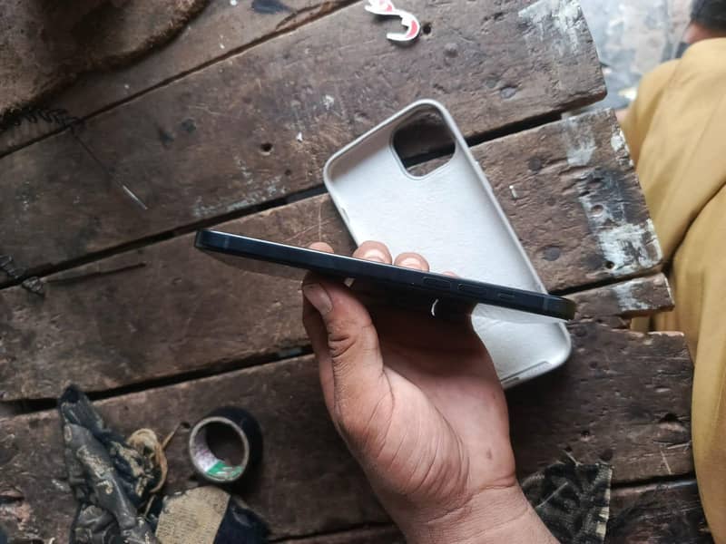 Apple iPhone 15 plus 2