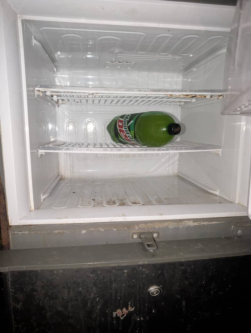 PEL REFRIGERATOR 1