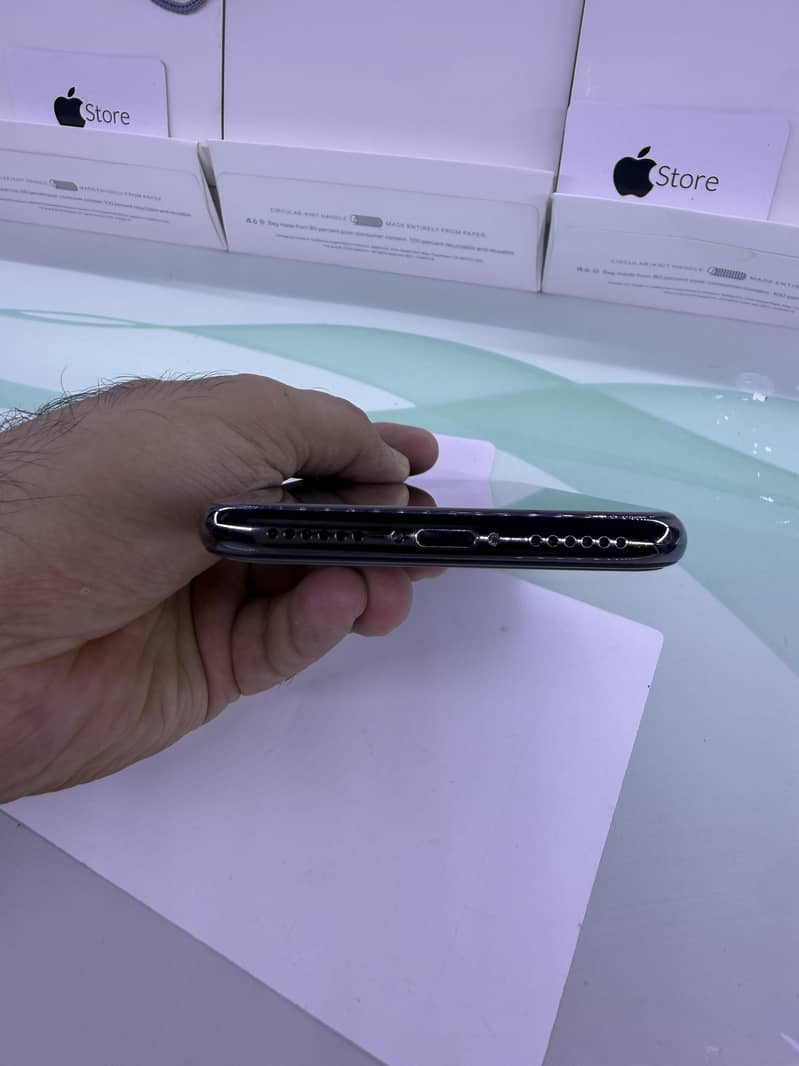 iPhone X 5
