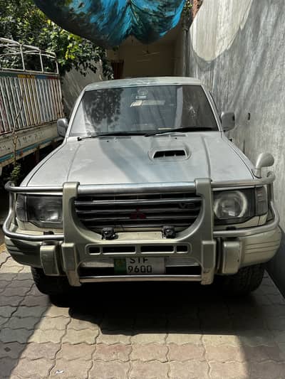 Mitsubishi Pajero 1993