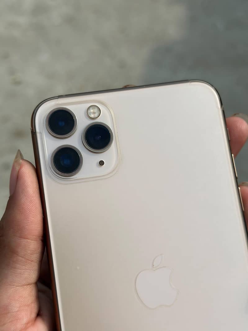 Apple iPhone 11 Pro Max 0