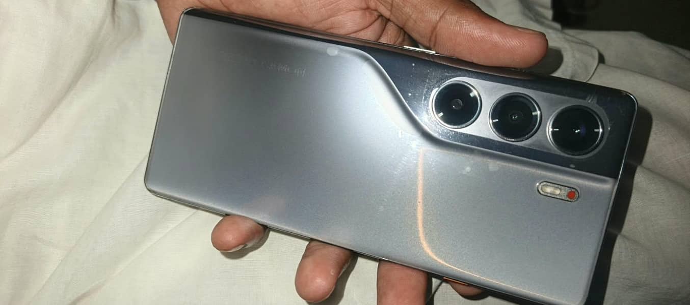 Tecno CAMON 40 1