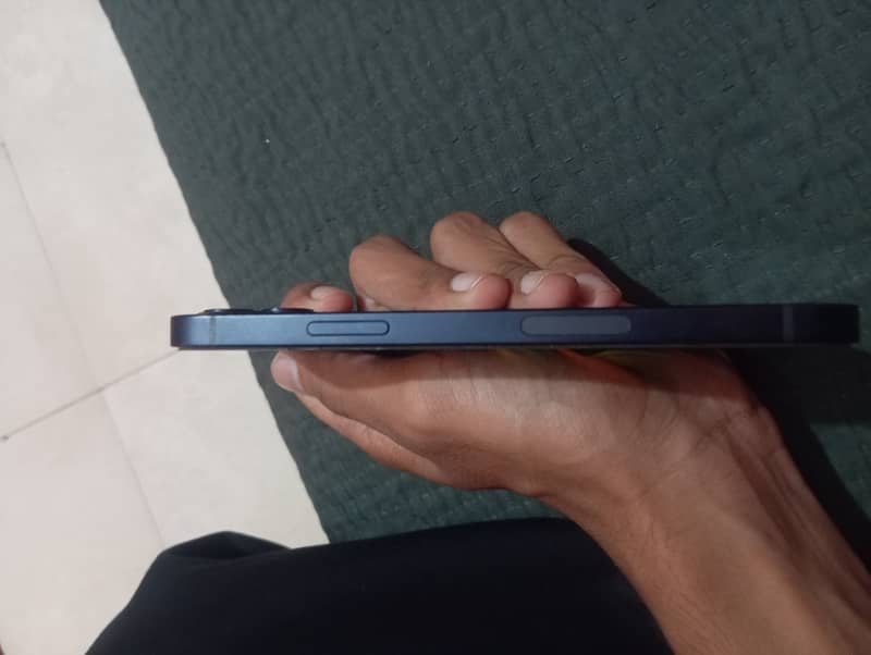 Apple iPhone 12 0