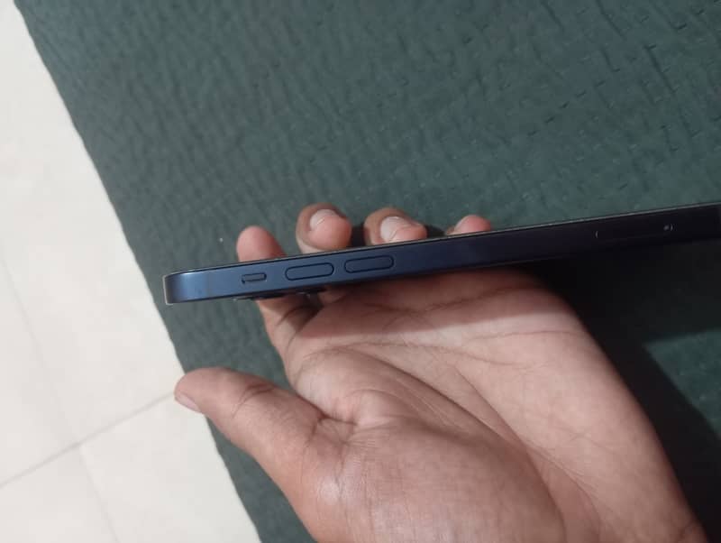 Apple iPhone 12 1