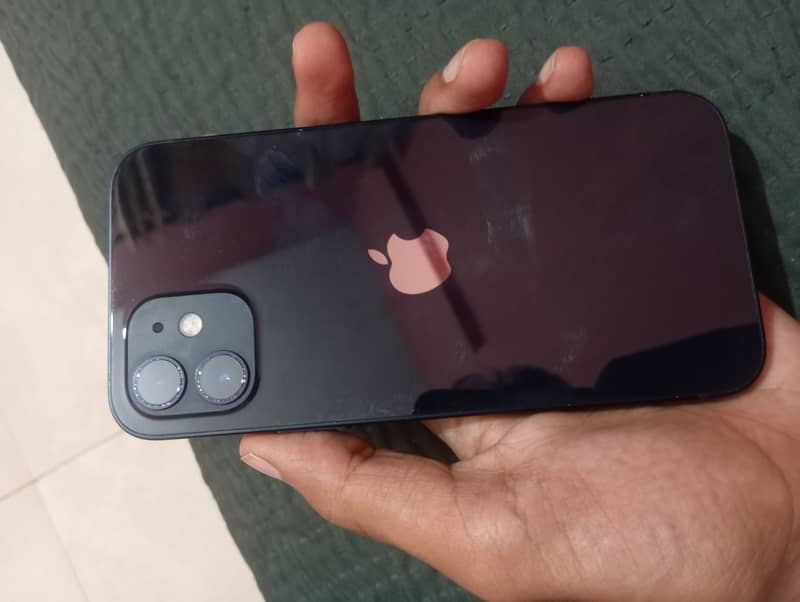 Apple iPhone 12 3
