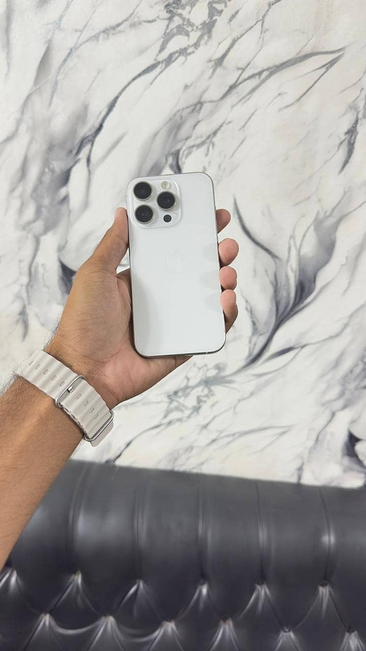 Apple iPhone 15 Pro 1