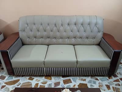 Elegant 6 seater sofa set