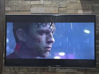 TCL 40 inch display Smart TV | Negotiable for serious buyers