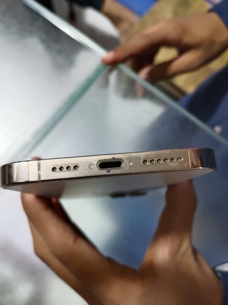 Apple iPhone 12 Pro Max 3