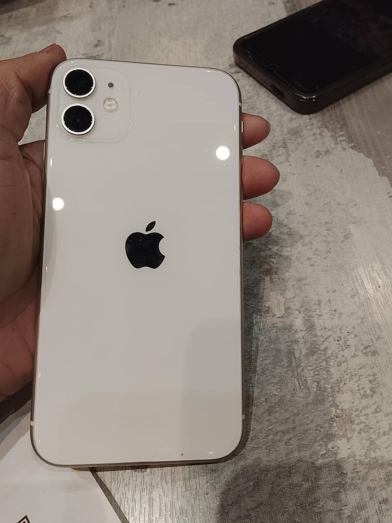 Apple iPhone 11 0