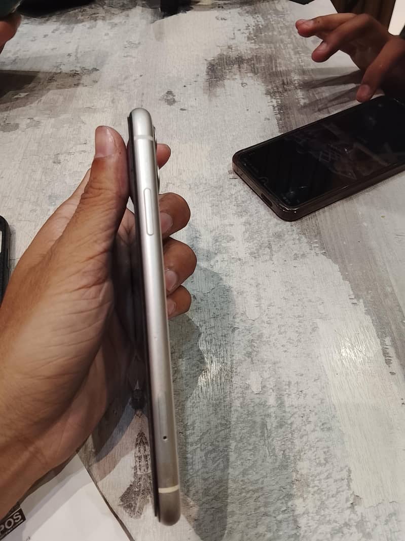 Apple iPhone 11 2