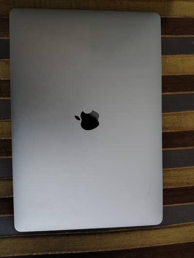 MacBook pro 2017 15 inch High Performance