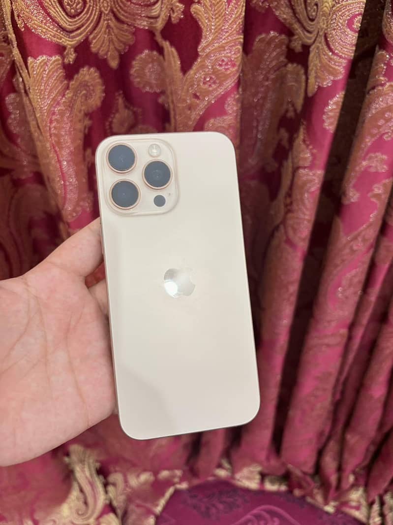 Apple iPhone 16 Pro Max 0