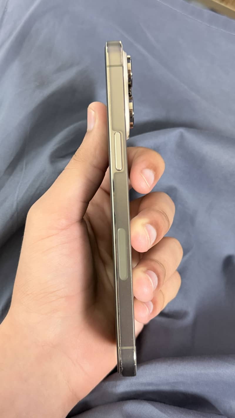Apple iPhone 14 Pro Max 1
